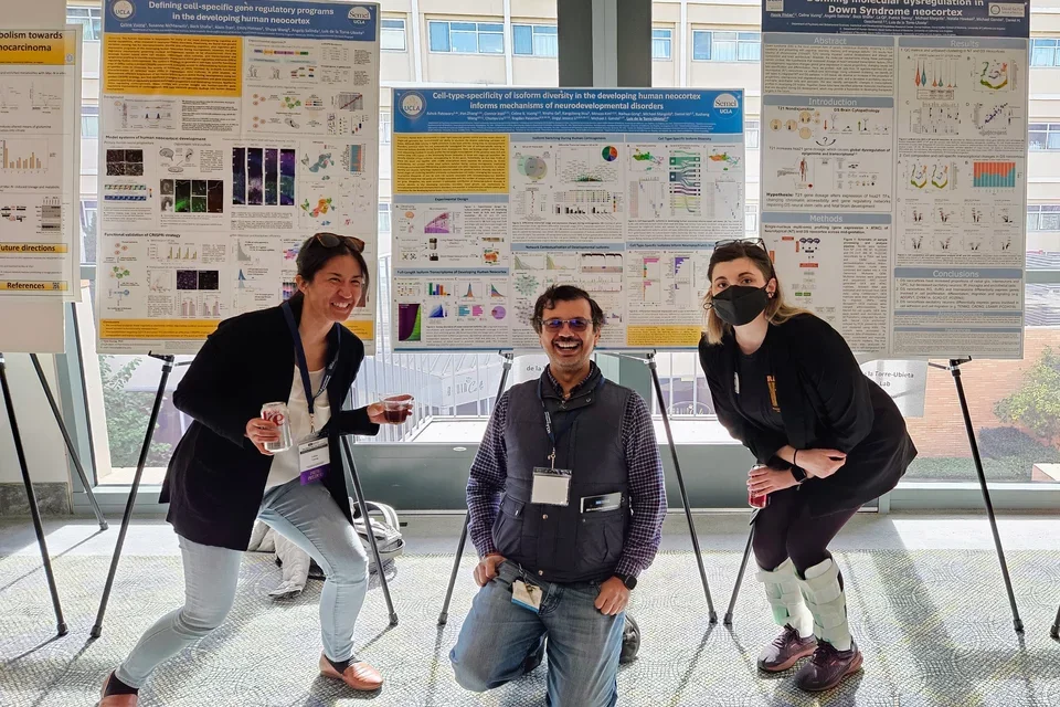 Lab members present posters