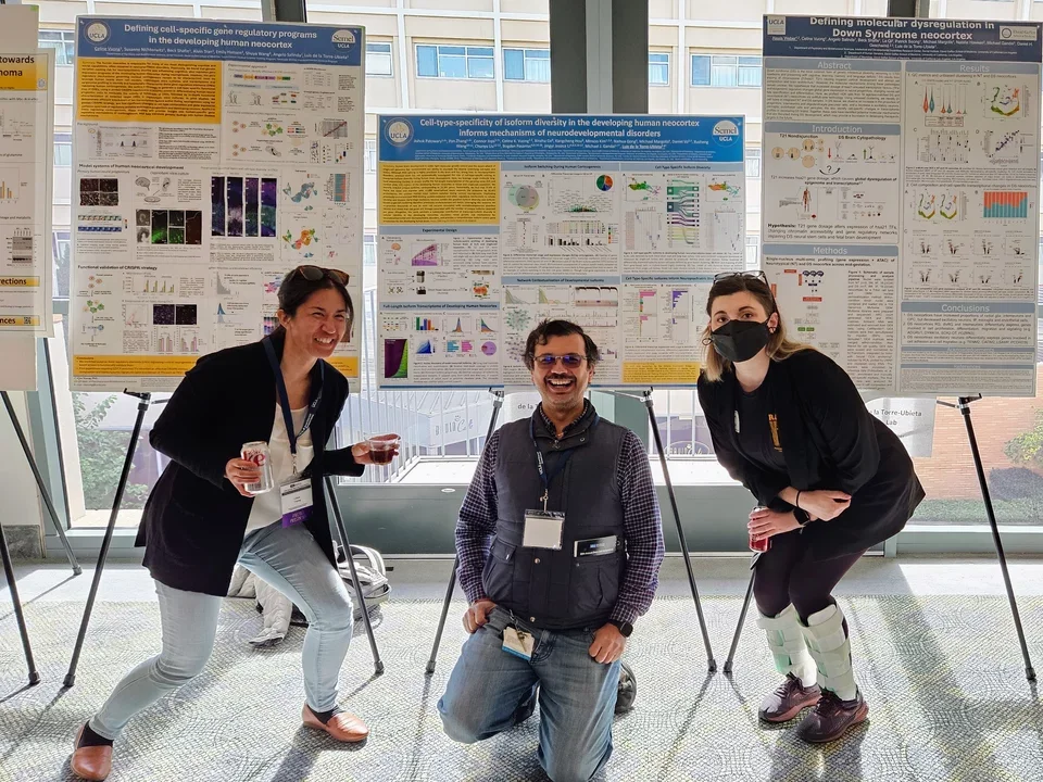 Lab members present posters